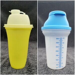 Tupperware Quick Shaker for Dressing Gravy Smothies Blue or Yelllow